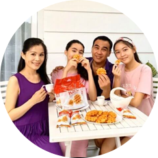 Vietnamese Actor Quyen Linhs family